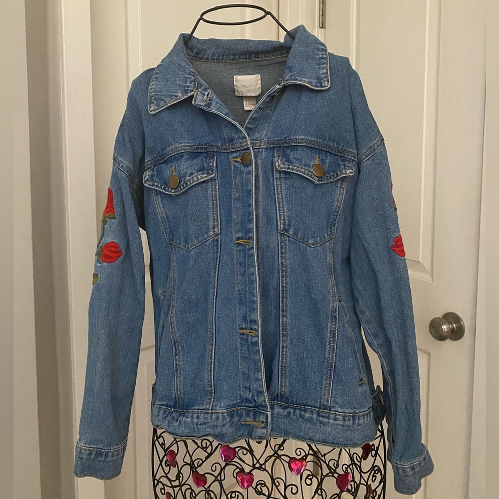 Forever 21 Jean embroidered jacket so S